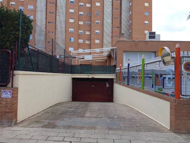 Garaje en Alquiler en Avenida Pintor Xavier Soler, 13 en Garbinet - Parque de las Avenidas