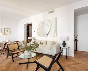 Living room of Flat for sale in  Madrid Capital  with Air Conditioner and Balcony