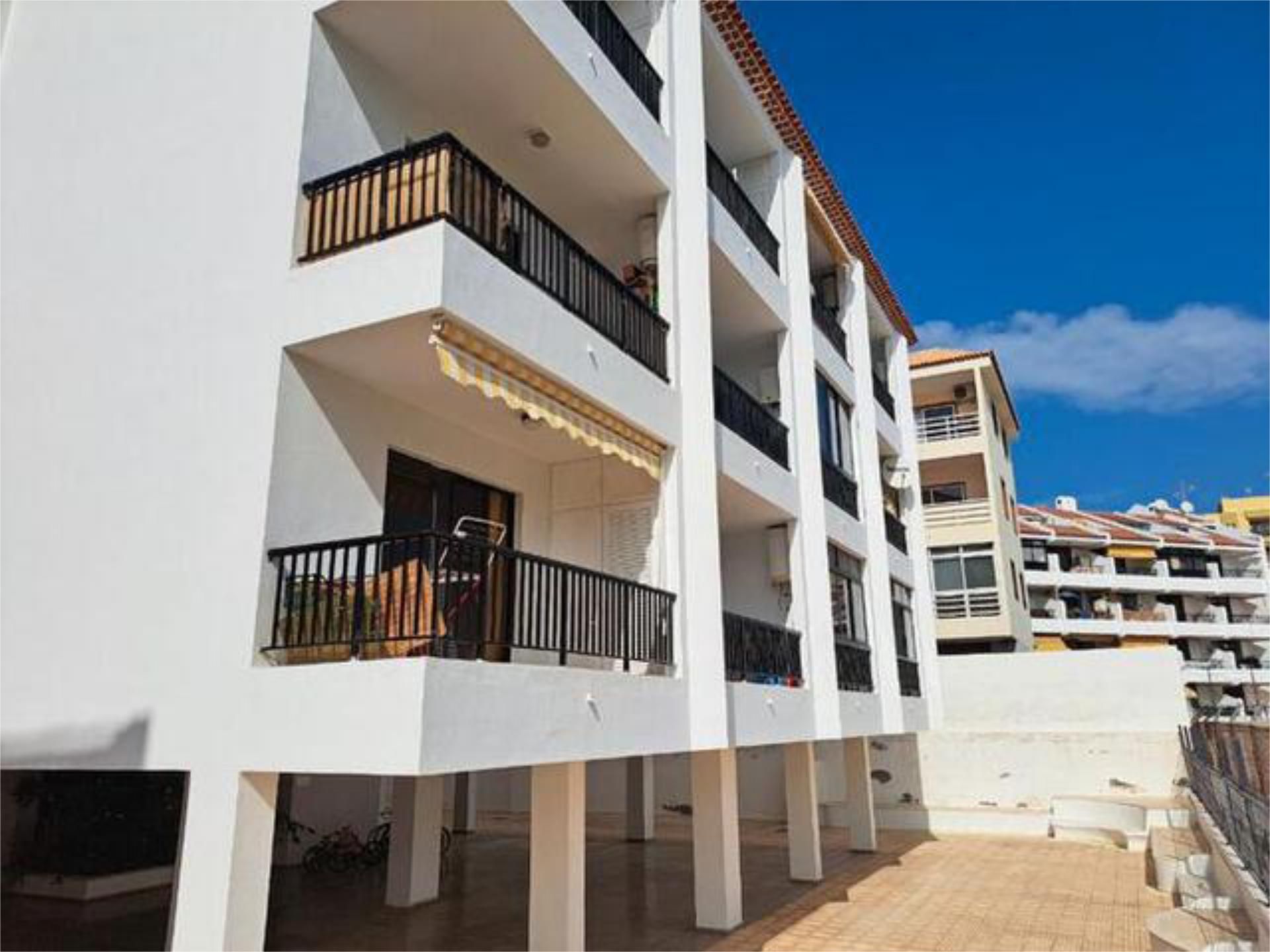 Vista exterior de Apartament de lloguer en Arona amb Terrassa i Moblat