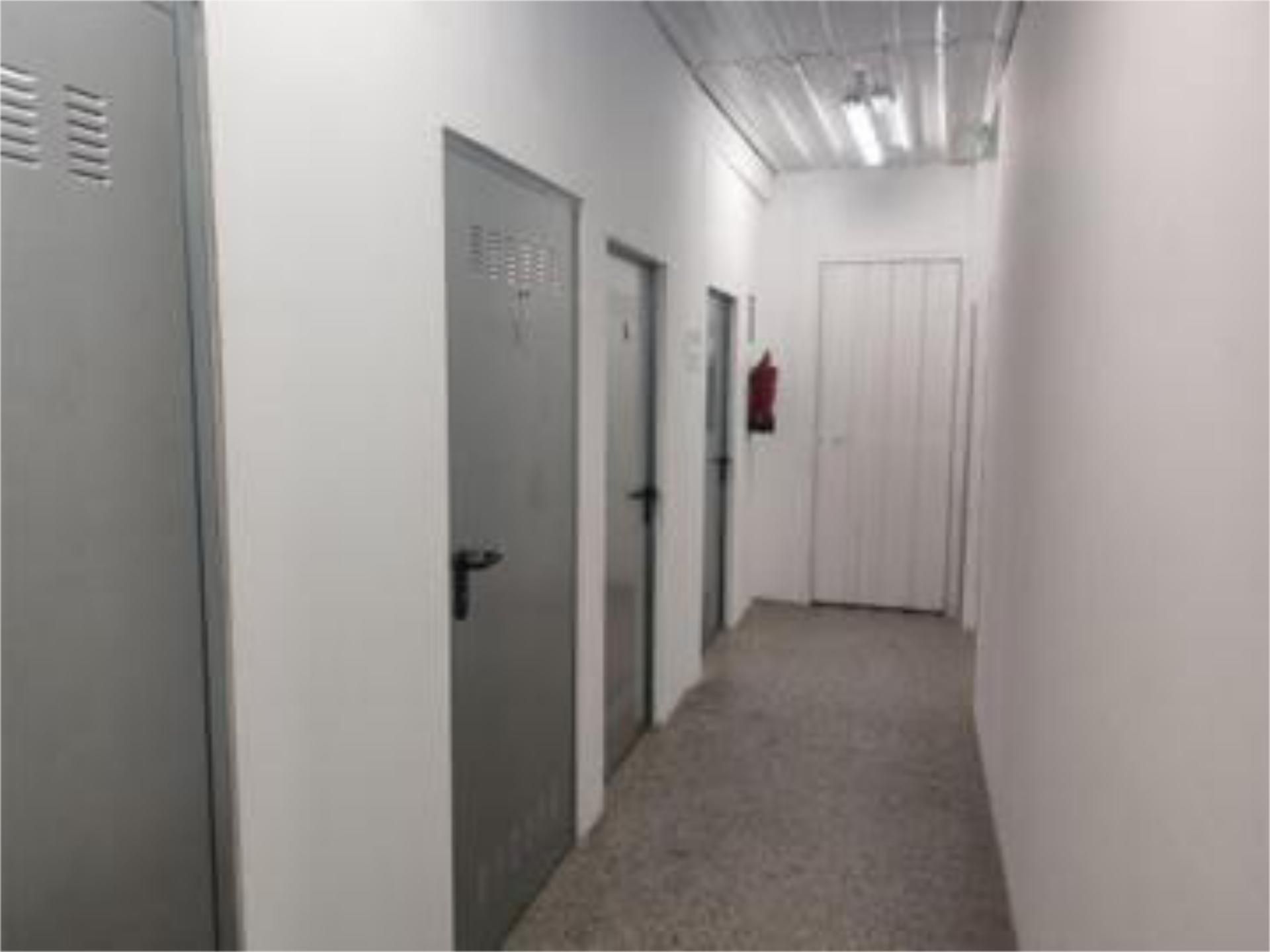 Box room to rent in  Granada Capital