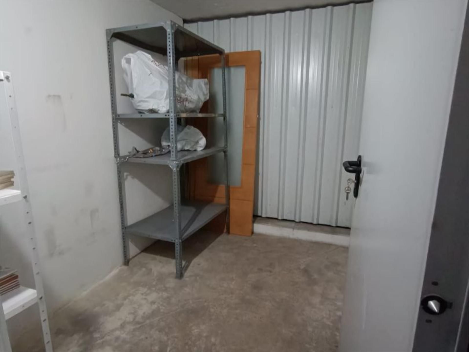 Box room to rent in  Huelva Capital