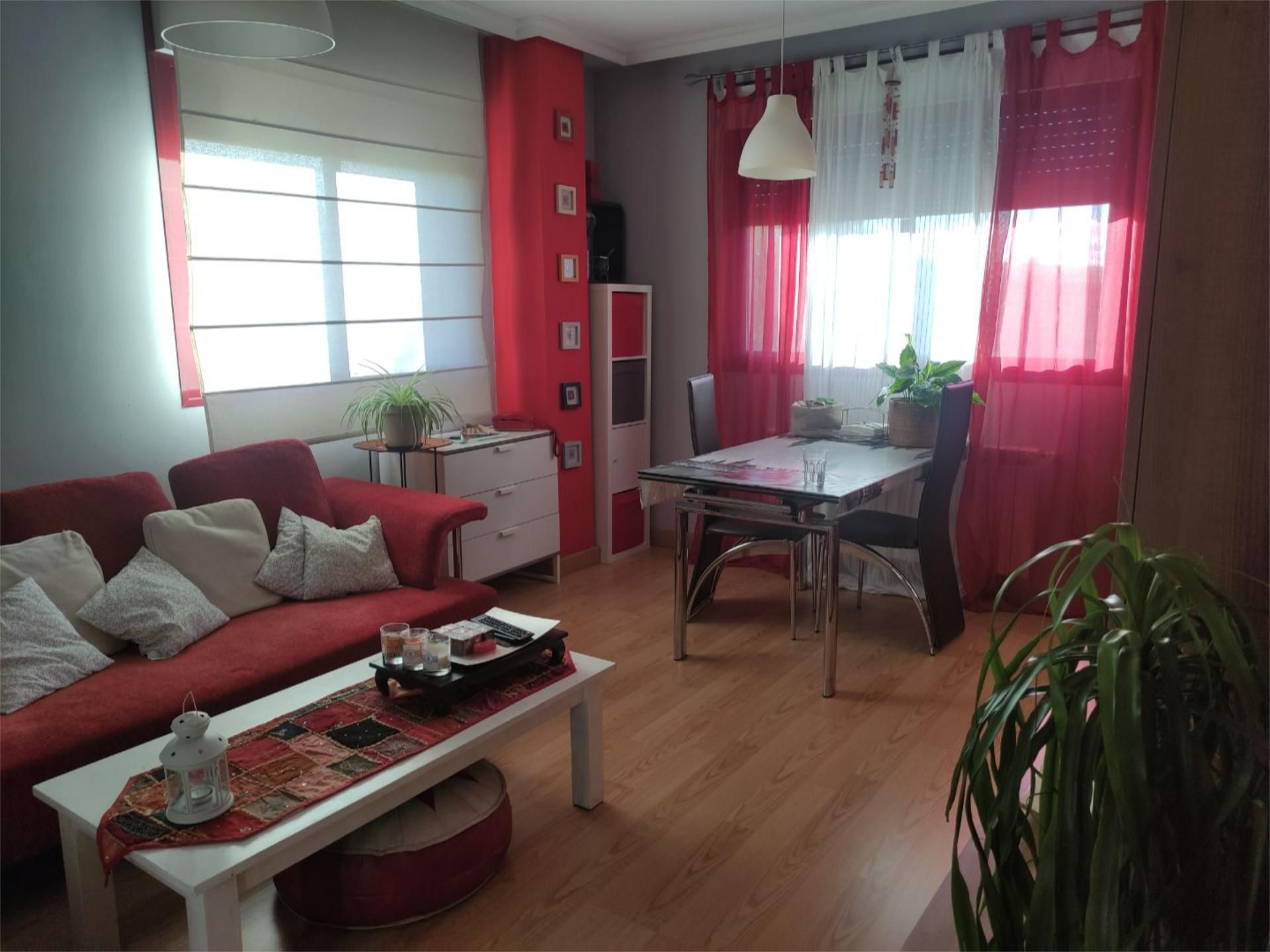 Sala d'estar de Pis en venda en Zamora Capital  amb Calefacció, Parquet i Terrassa
