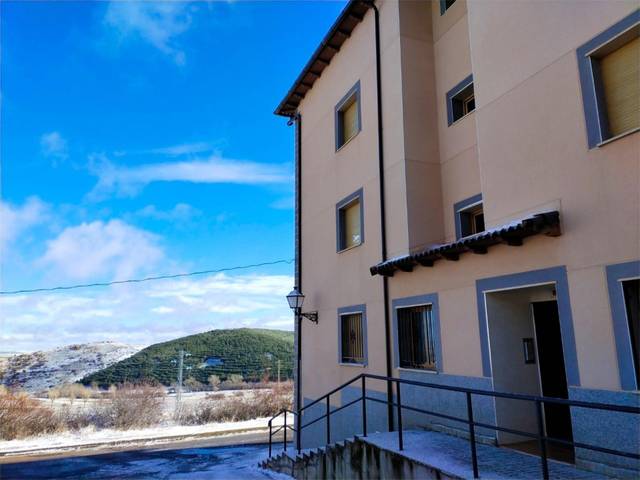 Piso en Alquiler en Calle la Fontana, 1 en Bronchales