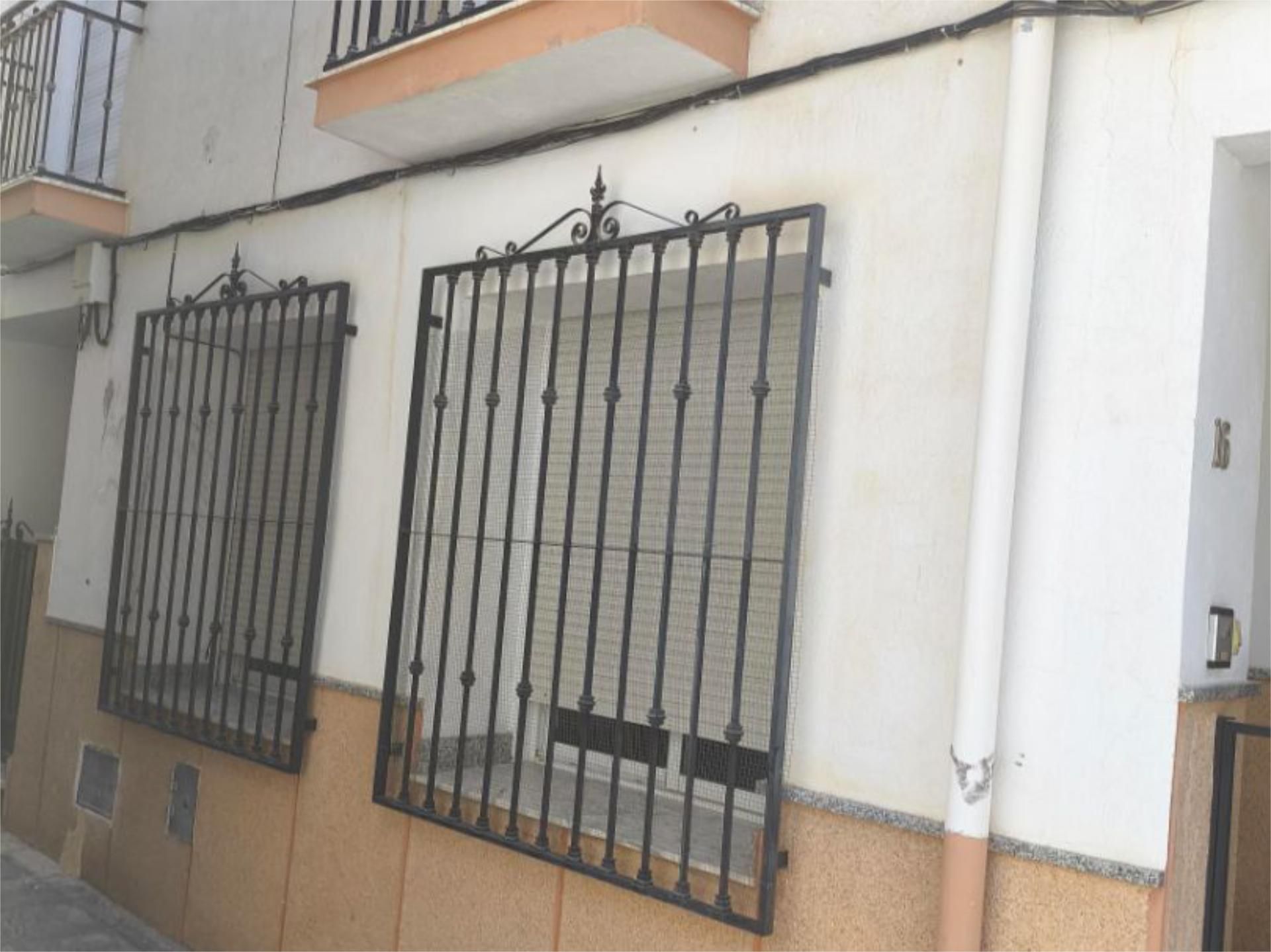 Terrassa de Casa adosada en venda en Baza amb Calefacció, Terrassa i Traster