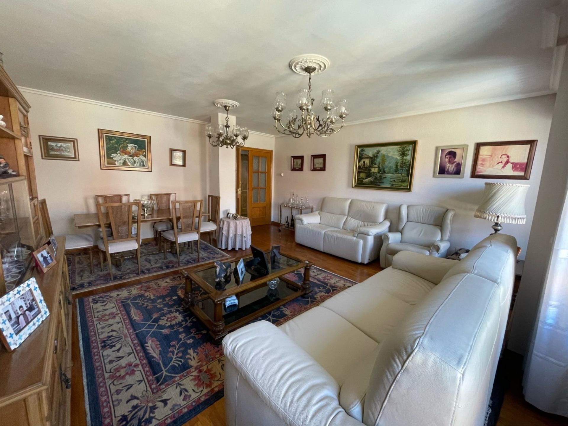 Living room of Flat for sale in Oviedo   with Balcony