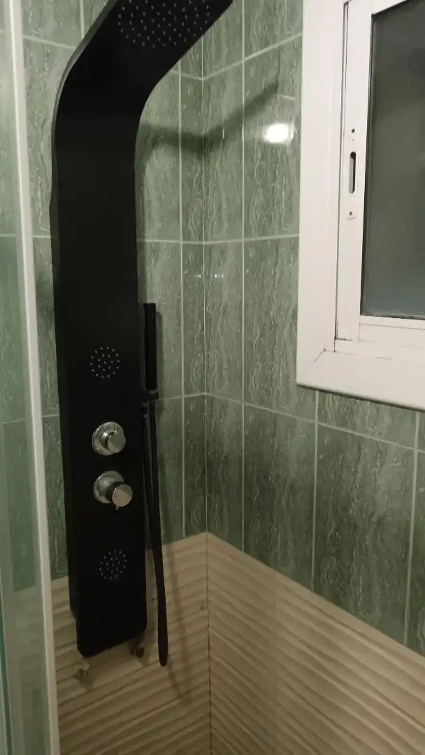 Badezimmer von Dachboden zum Verkauf in Vinaròs mit Klimaanlage, Terrasse und Balkon