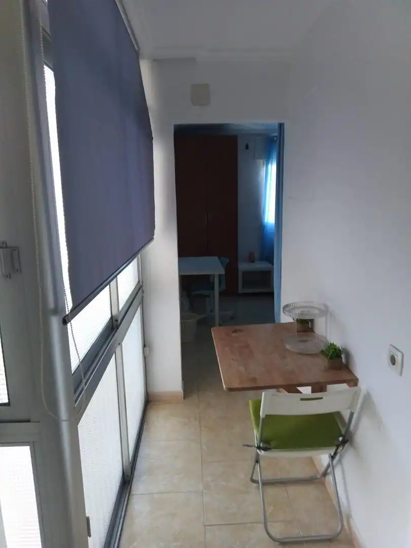 Room in Calle Puebla del Carmen, 2, Villegas Balcony of Study for share in Sevilla with Furnished