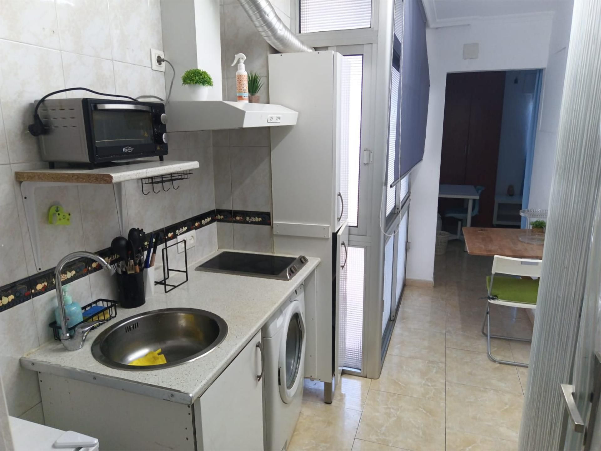 Kitchen of Study to share in  Sevilla Capital  with Furnished