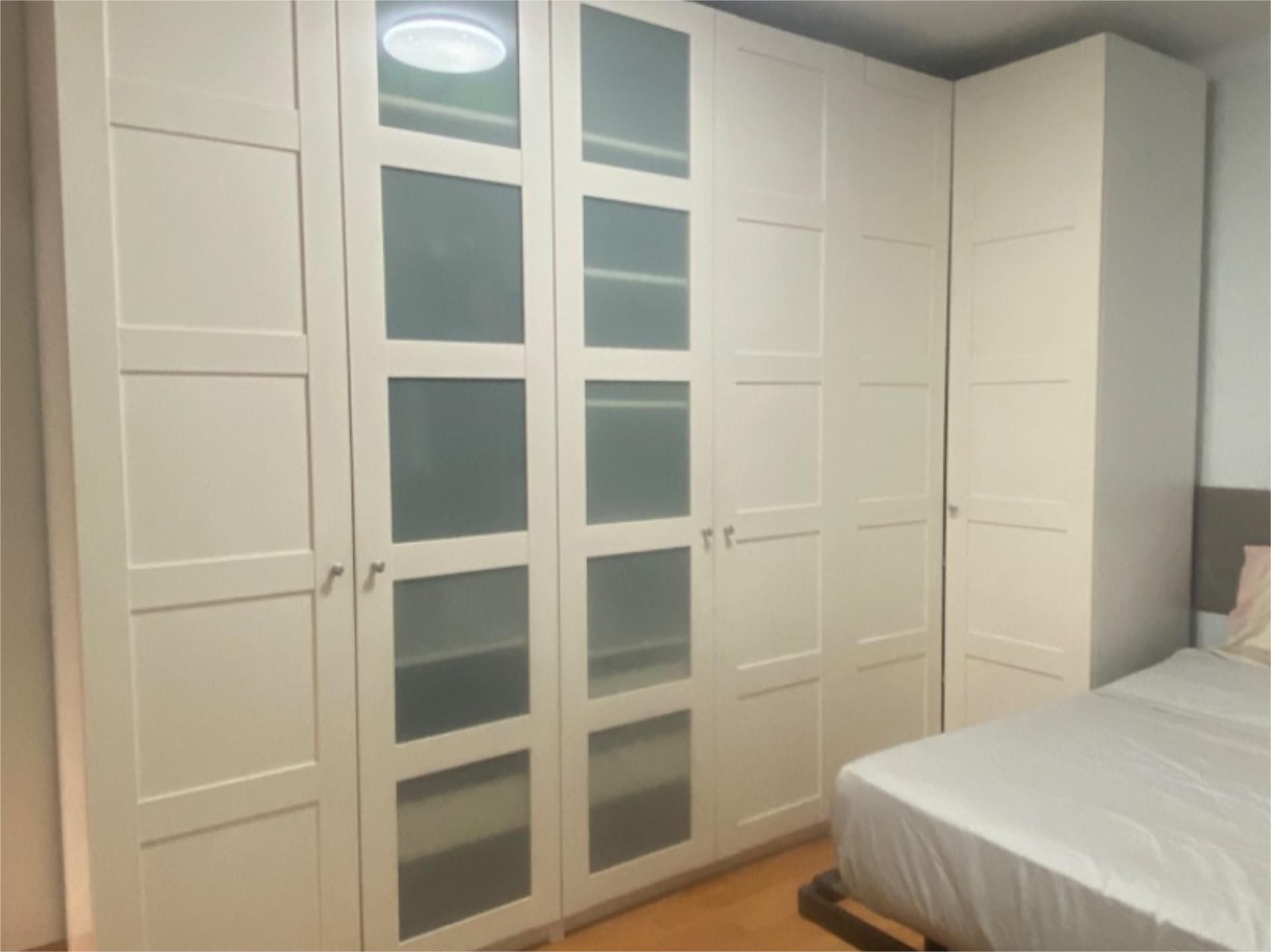 Dormitori de Àtic per a compartir en L'Hospitalet de Llobregat amb Aire condicionat, Calefacció i Parquet