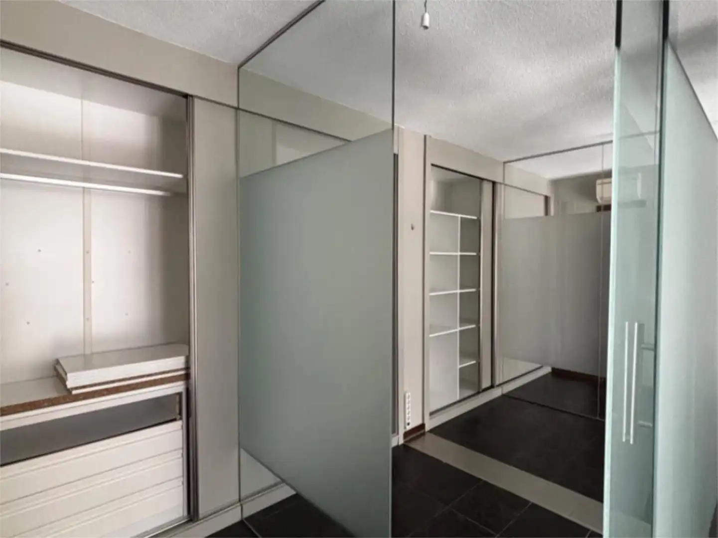 Habitación de Oficina de alquiler en Madrid
