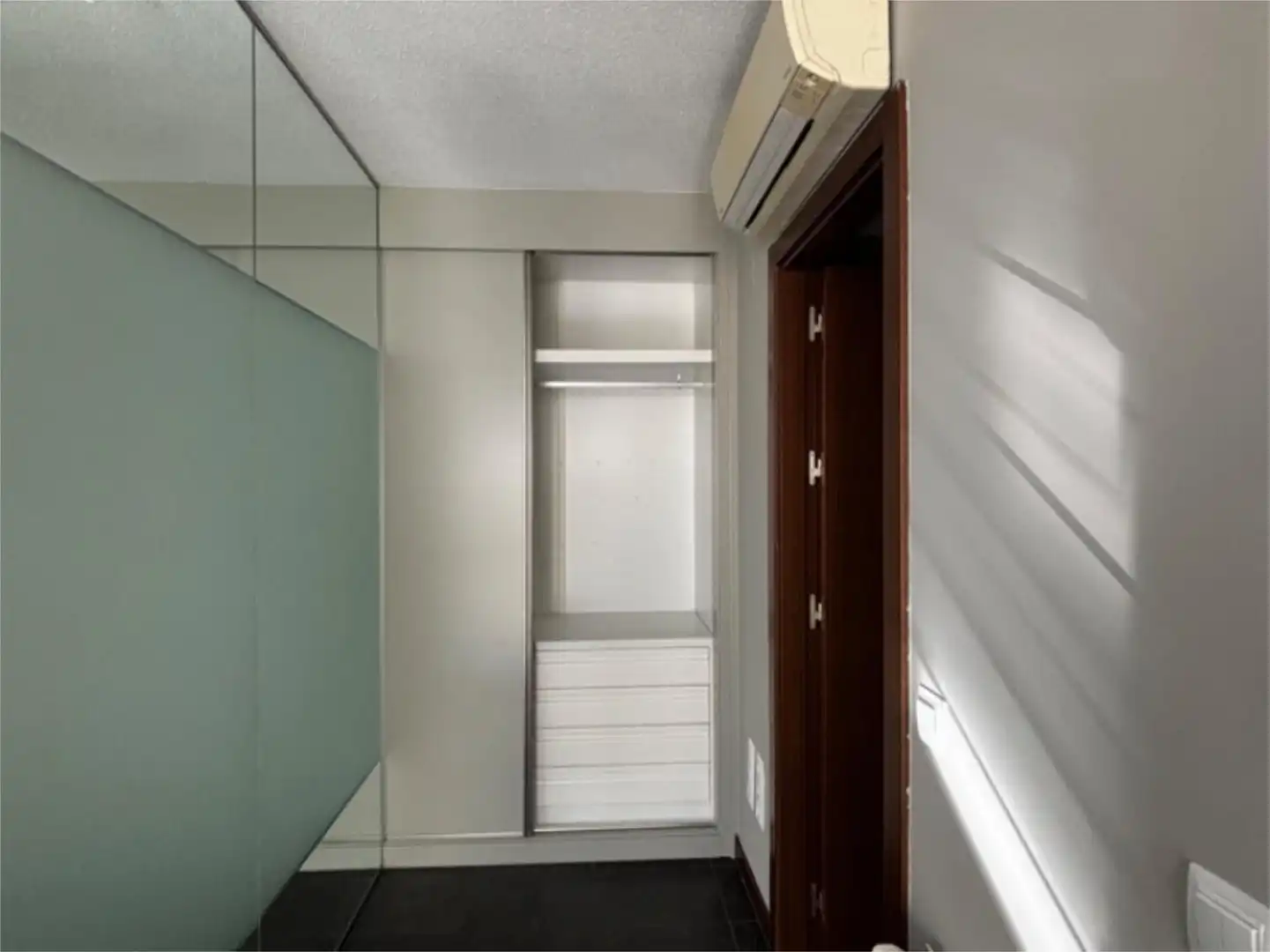 Habitación de Oficina de alquiler en Madrid
