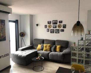 Living room of Flat for sale in Algeciras  with Air Conditioner, Heating and Parquet flooring