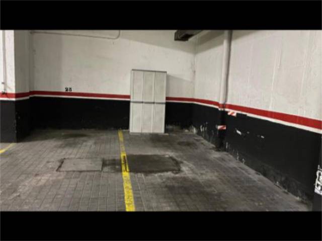 Garaje en Alquiler en Avenida de Ramón y Cajal, 105 en Colina