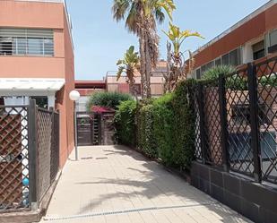 Vista exterior de Casa o xalet en venda en Alicante / Alacant amb Aire condicionat, Terrassa i Piscina