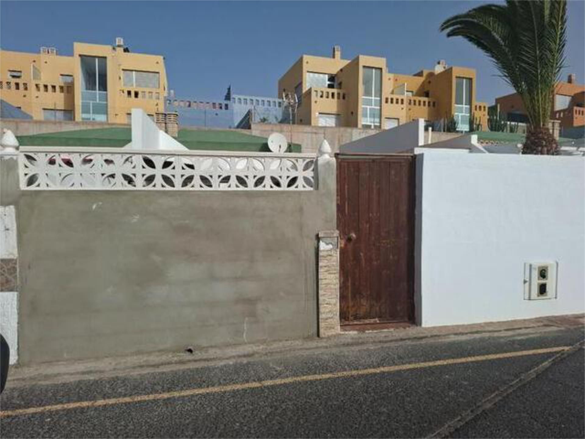 Vista exterior de Casa o chalet en venta en Antigua con Jardín privado, Terraza y Piscina