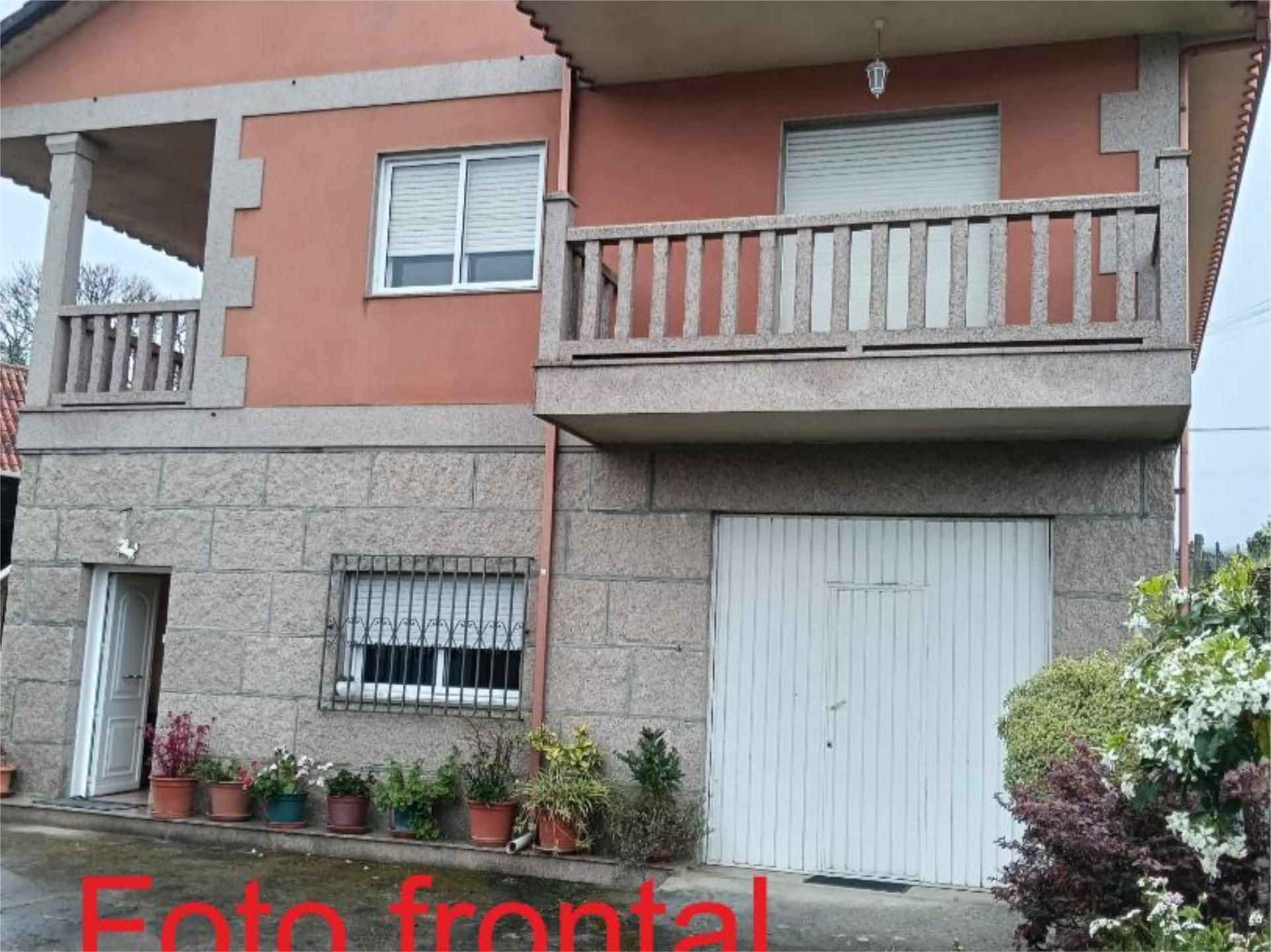 Vista exterior de Casa o xalet en venda en Mos amb Terrassa i Balcó