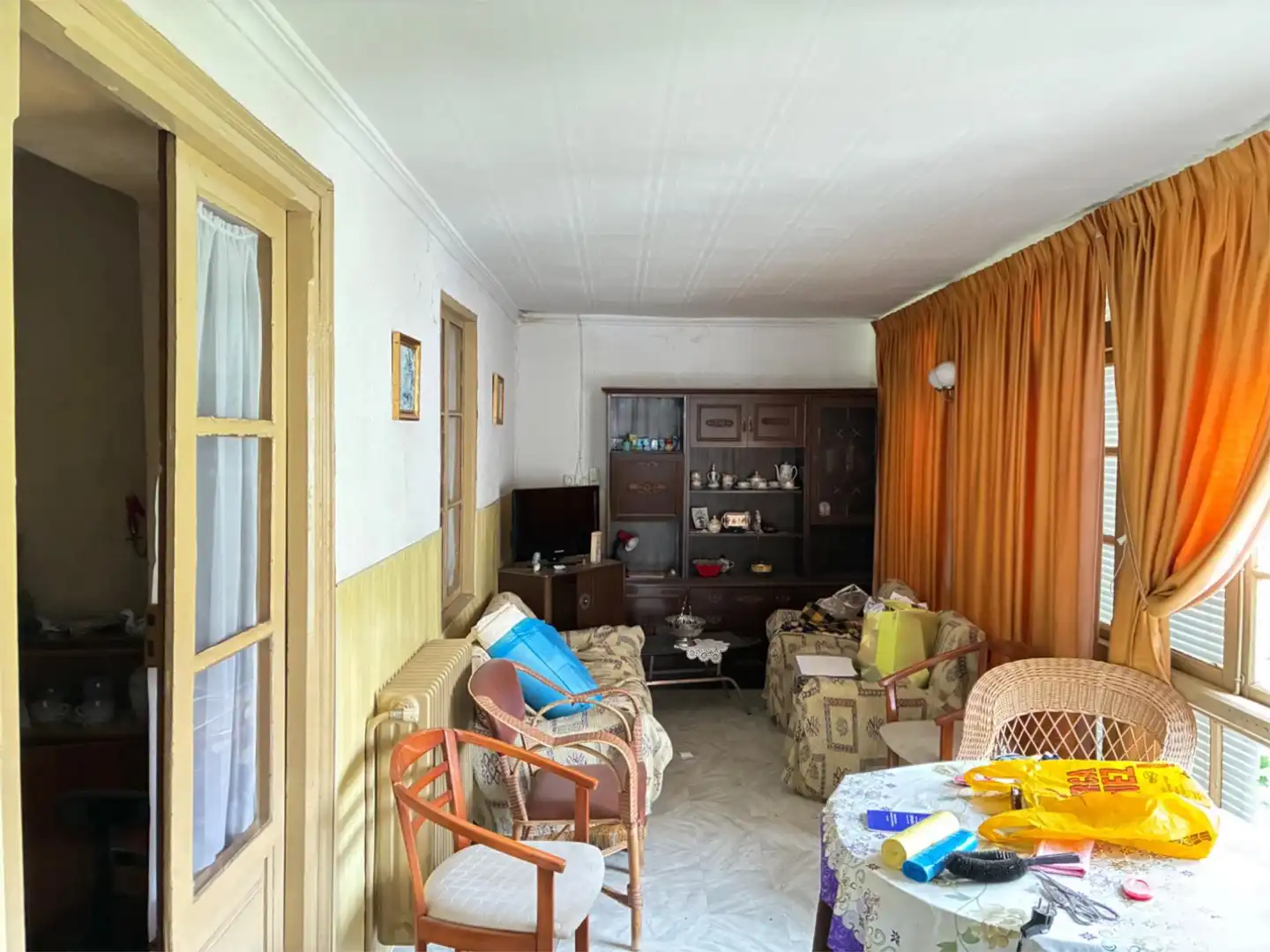 Casa o chalet en venta en Calle la Rua, 1, Cebrones del Río Sala de estar de Casa o chalet en venta en Cebrones del Río con Jardín privado, Amueblado y Balcón
