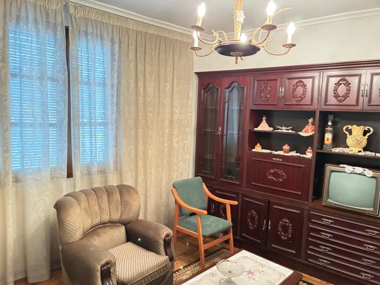 Casa o chalet en venta en Calle la Rua, 1, Cebrones del Río Sala de estar de Casa o chalet en venta en Cebrones del Río con Jardín privado, Amueblado y Balcón