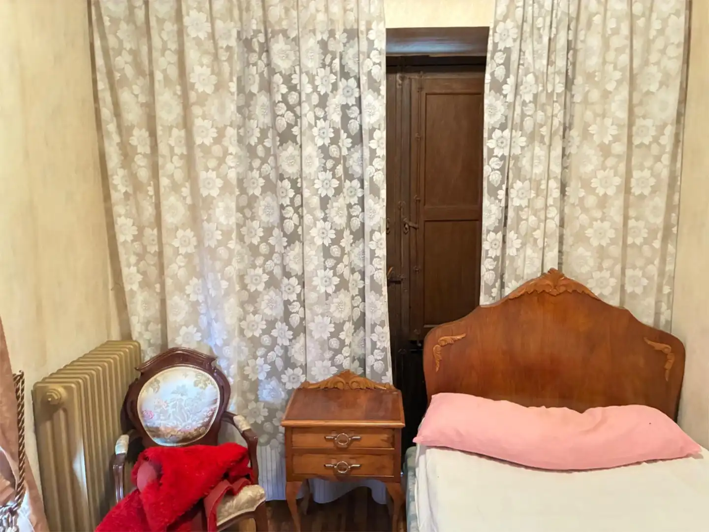 Casa o chalet en venta en Calle la Rua, 1, Cebrones del Río Habitación de Casa o chalet en venta en Cebrones del Río con Jardín privado, Amueblado y Balcón