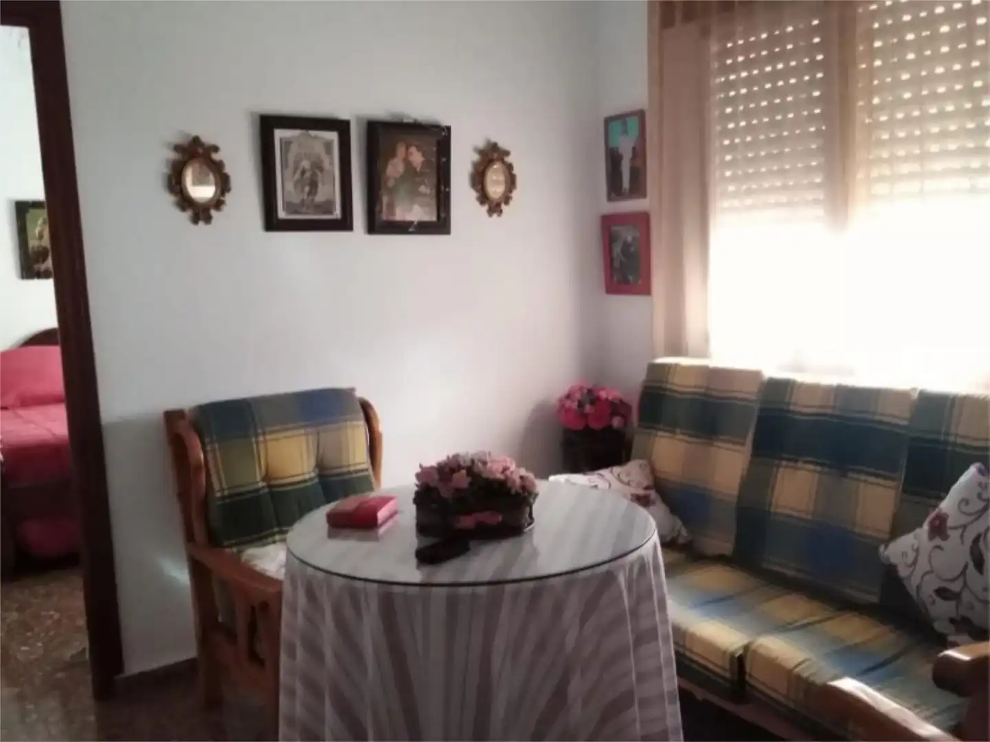 Casa o xalet en venda a Avenida la Victoria, 4, La Carlota Sala d'estar de Casa o xalet en venda en La Carlota amb Jardí privat, Traster i Moblat