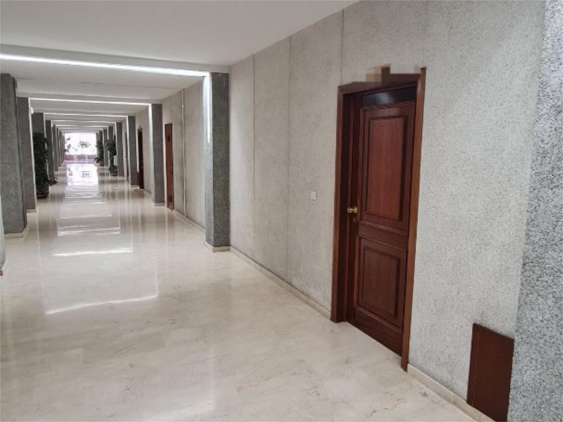 Pis en venda en  Granada Capital amb Calefacció, Terrassa i Traster