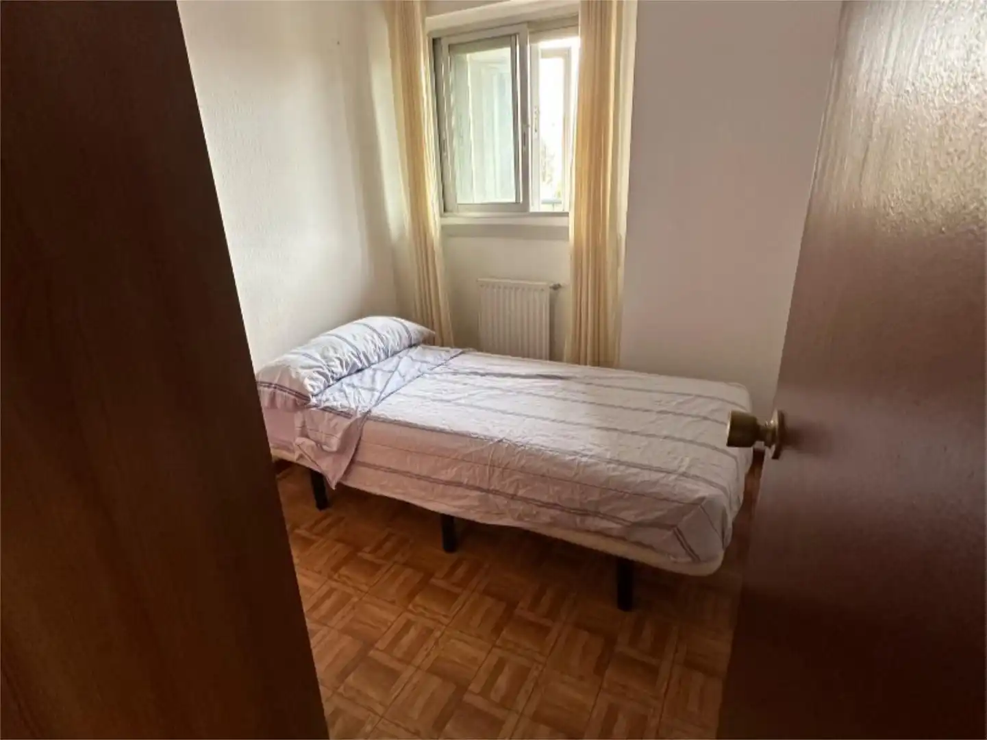 Piso en venta en Calle de Paraguay, 5, Valleaguado - La Cañada Habitación de Piso en venta en Coslada con Calefacción, Jardín privado y Parquet