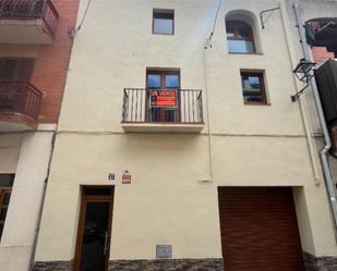 Vista exterior de Casa adosada en venda en Vilallonga del Camp amb Aire condicionat, Terrassa i Balcó