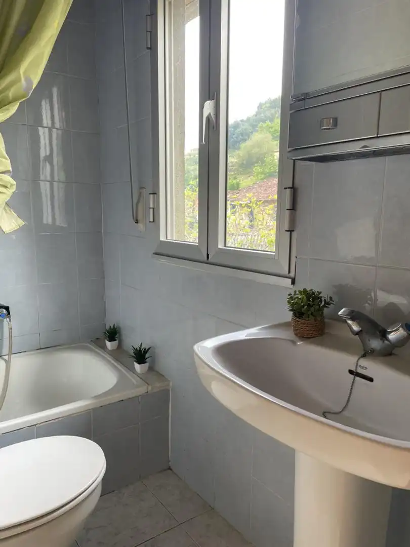 Casa o chalet en venta en Lugar Rial, 2, A Arnoia Baño de Casa o chalet en venta en A Arnoia con Terraza y Balcón