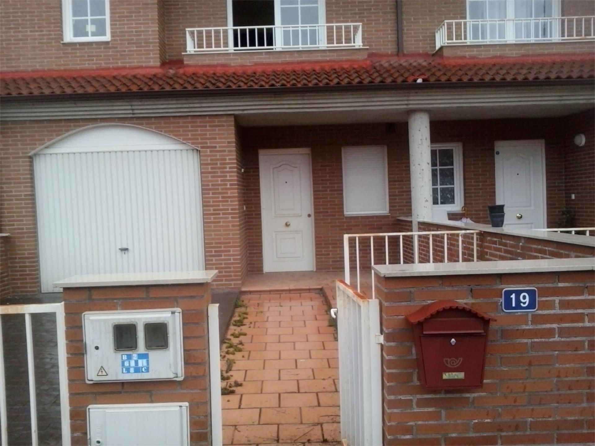Vista exterior de Pis en venda en Chozas de Abajo amb Calefacció, Jardí privat i Parquet