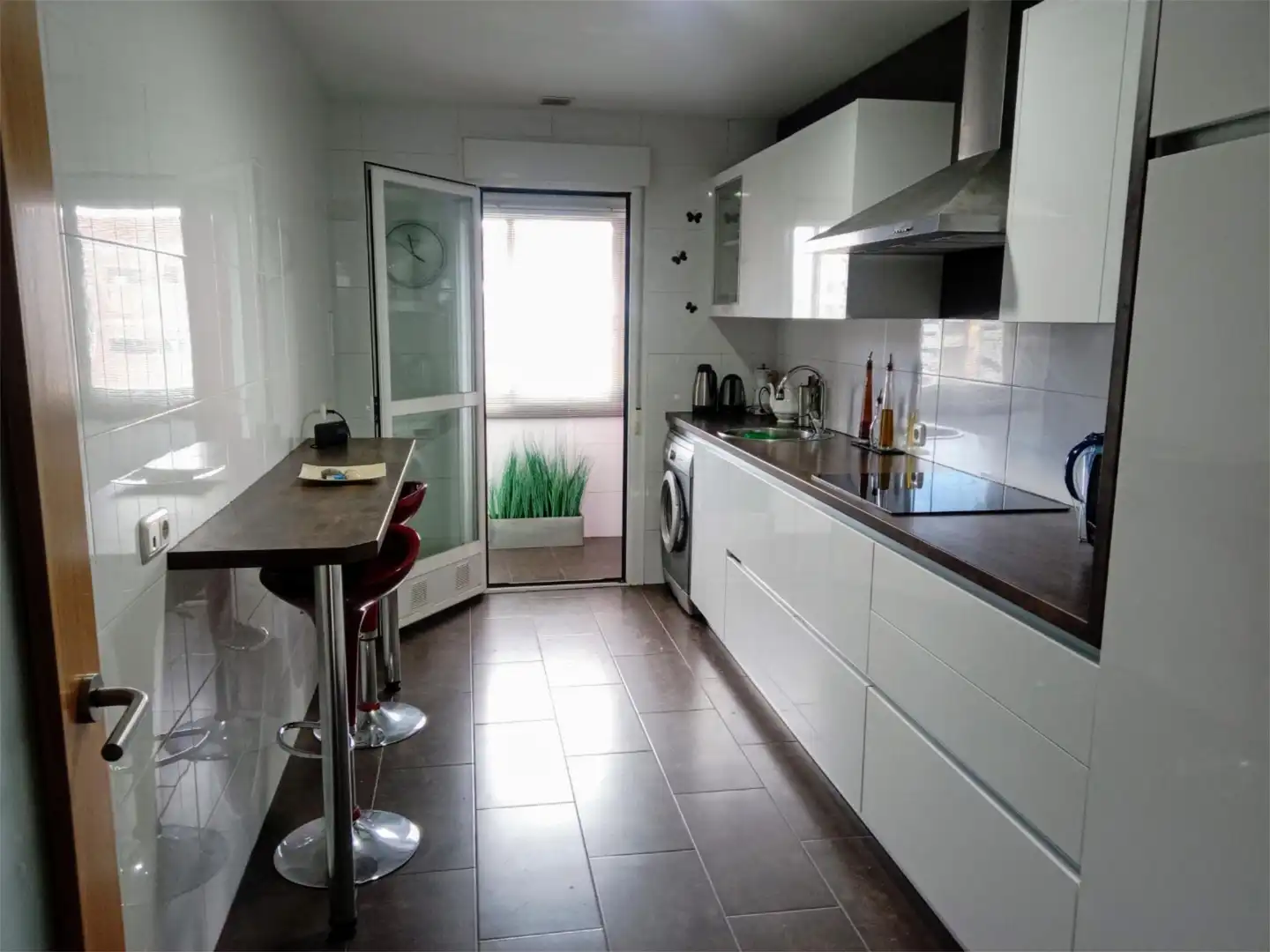 Flat for sale in Calle Sierra de Tormantos, 15, Los Pinos - El Pilar Kitchen of Flat for sale in Plasencia with Air Conditioner, Terrace and Swimming Pool