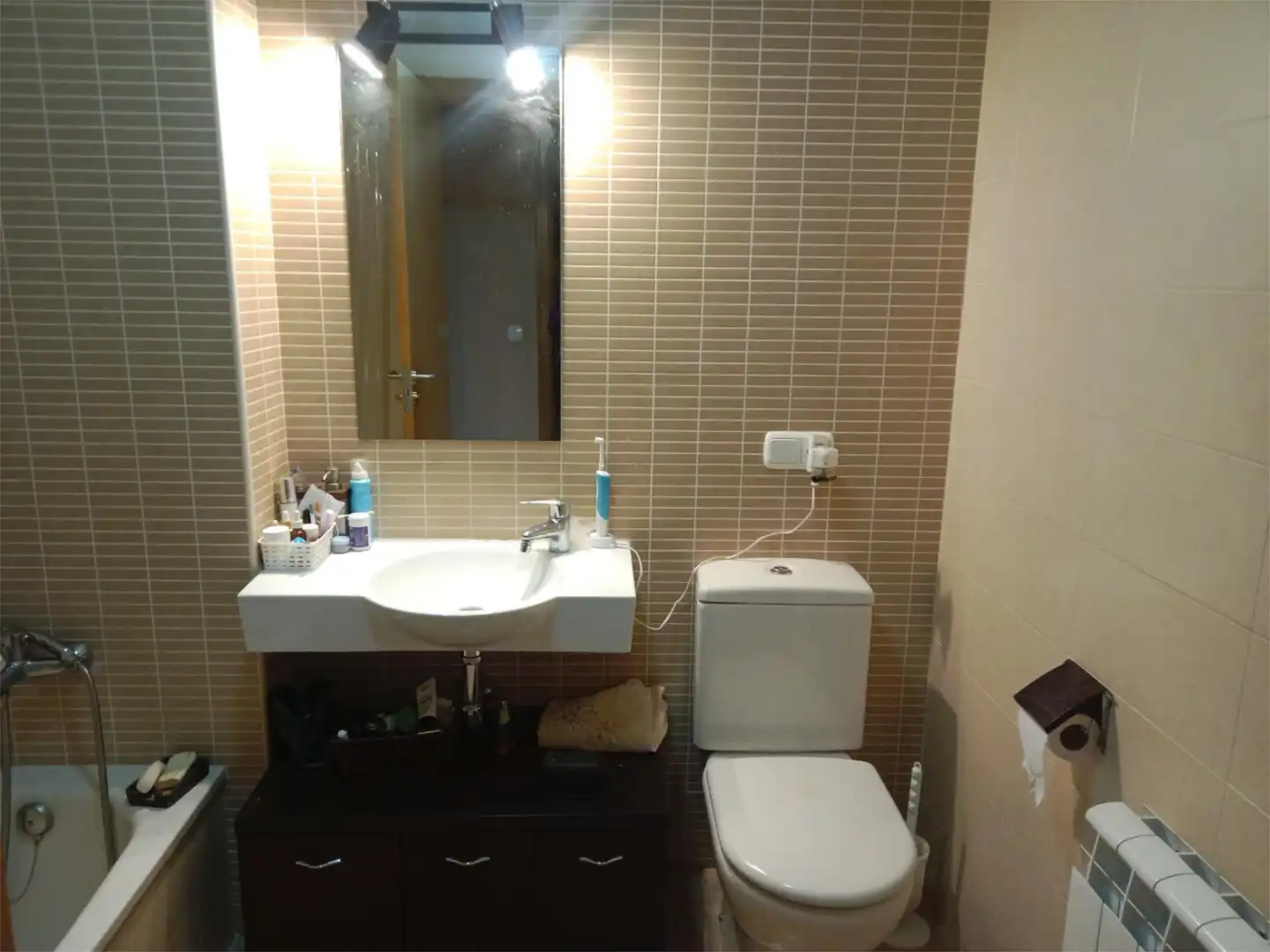 Flat for sale in Calle Sierra de Tormantos, 15, Los Pinos - El Pilar Bathroom of Flat for sale in Plasencia with Air Conditioner, Terrace and Swimming Pool