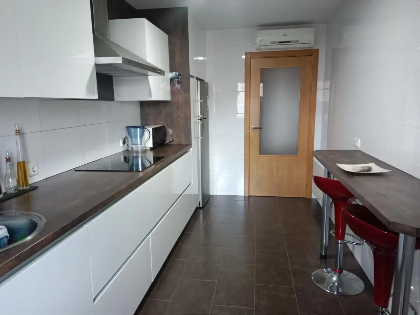 Flat for sale in Calle Sierra de Tormantos, 15, Los Pinos - El Pilar Kitchen of Flat for sale in Plasencia with Air Conditioner, Terrace and Swimming Pool