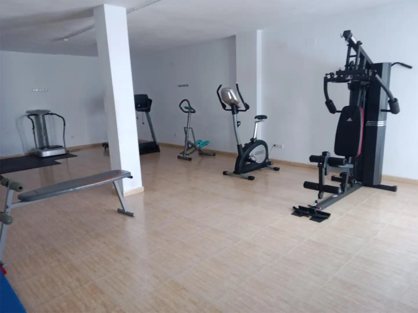 Flat for sale in Calle Sierra de Tormantos, 15, Los Pinos - El Pilar Flat for sale in Plasencia with Air Conditioner, Terrace and Swimming Pool