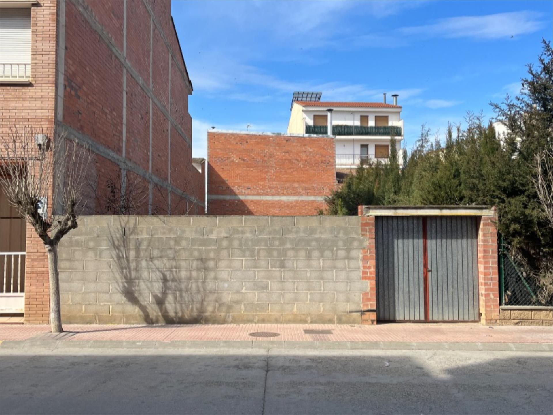 Vista exterior de Urbanitzable en venda en Alcarràs
