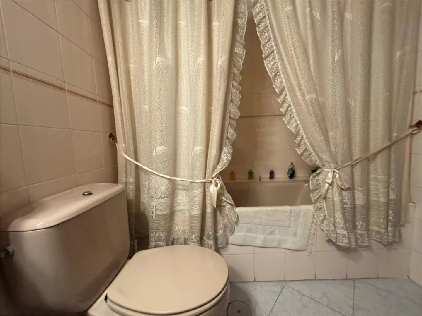 Piso en venta en Calle Cañada de la Sierra, 22, Tres Olivos - La Piedad Baño de Piso en venta en Talavera de la Reina con Aire acondicionado, Calefacción y Amueblado