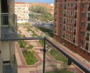 Exterior view of Flat to rent in Salamanca Capital  with Heating, Terrace and Furnished