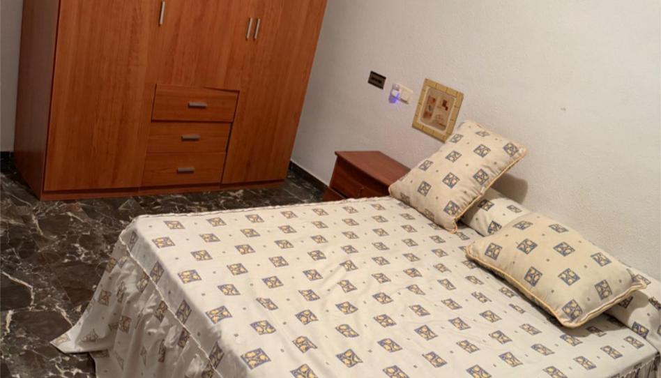 Photo 1 of Flat to share in Calle Santo Domingo, 5, Ctra. Circunvalación - La Magdalena, Jaén