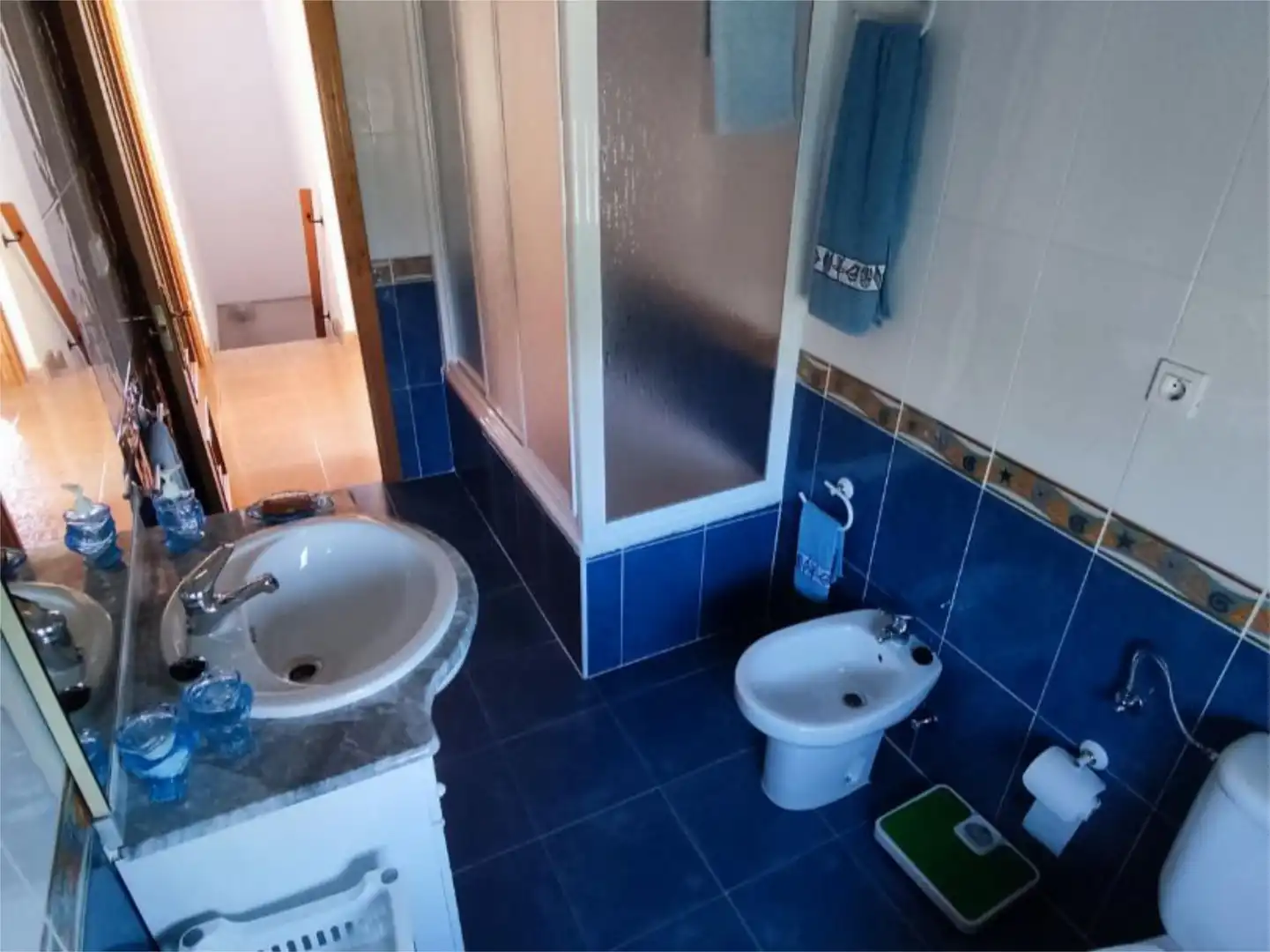 Piso en venta en Lugar a Proba, 3, O Barco de Valdeorras Baño de Piso en venta en O Barco de Valdeorras con Calefacción, Jardín privado y Terraza