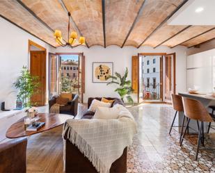 Living room of Flat for sale in  Barcelona Capital  with Air Conditioner and Balcony