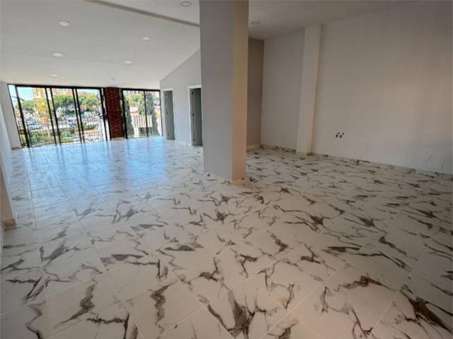 Local comercial en Alquiler en Calle de Los Adarves, 1 en Calahonda
