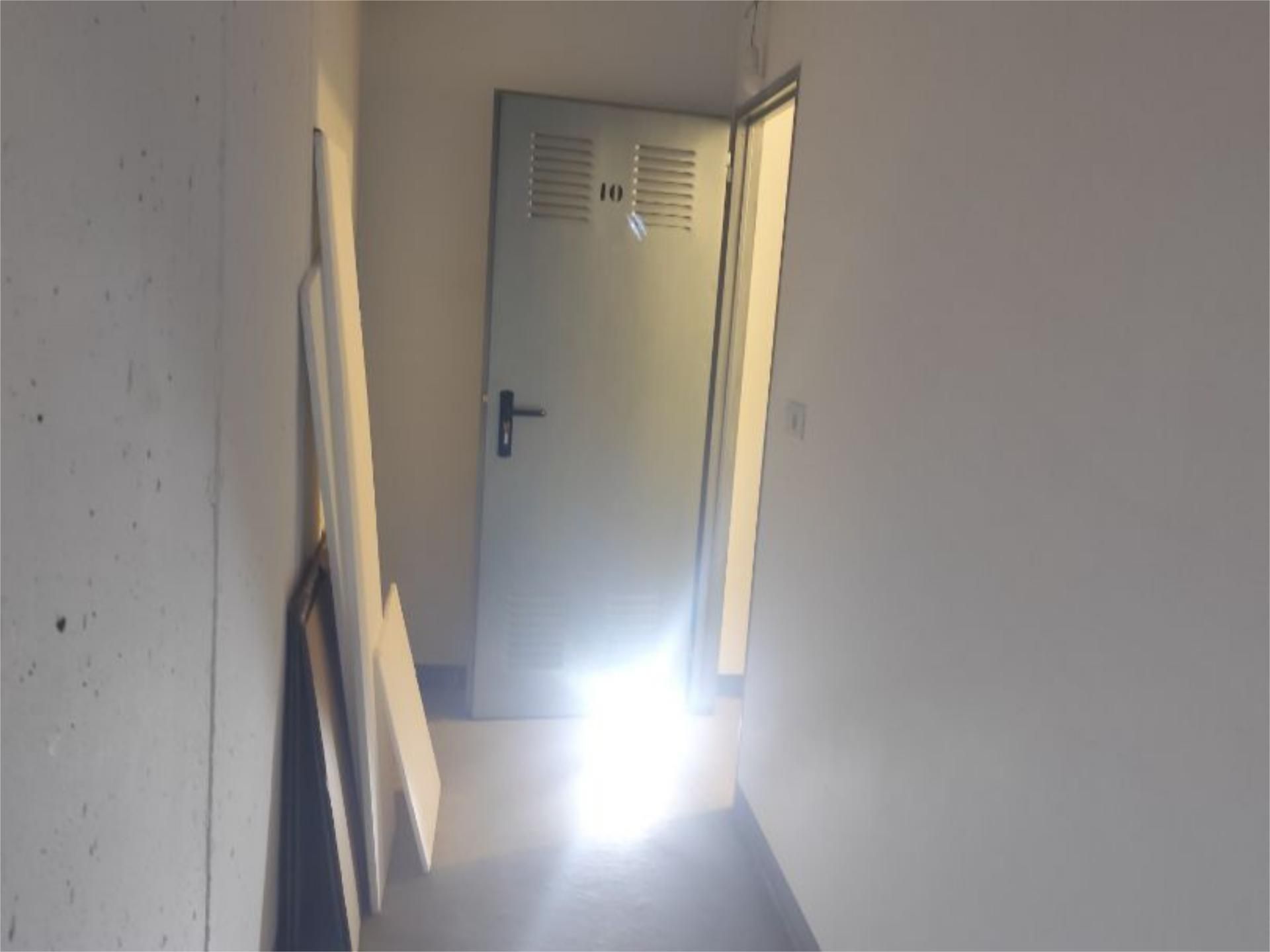 Box room to rent in Lugo Capital
