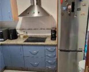 Cuina de Casa o xalet en venda en Alcalá de Guadaira amb Calefacció, Jardí privat i Terrassa