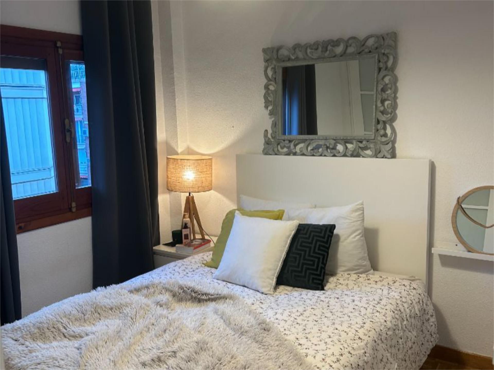 Bedroom of Flat for sale in  Madrid Capital  with Air Conditioner, Heating and Parquet flooring