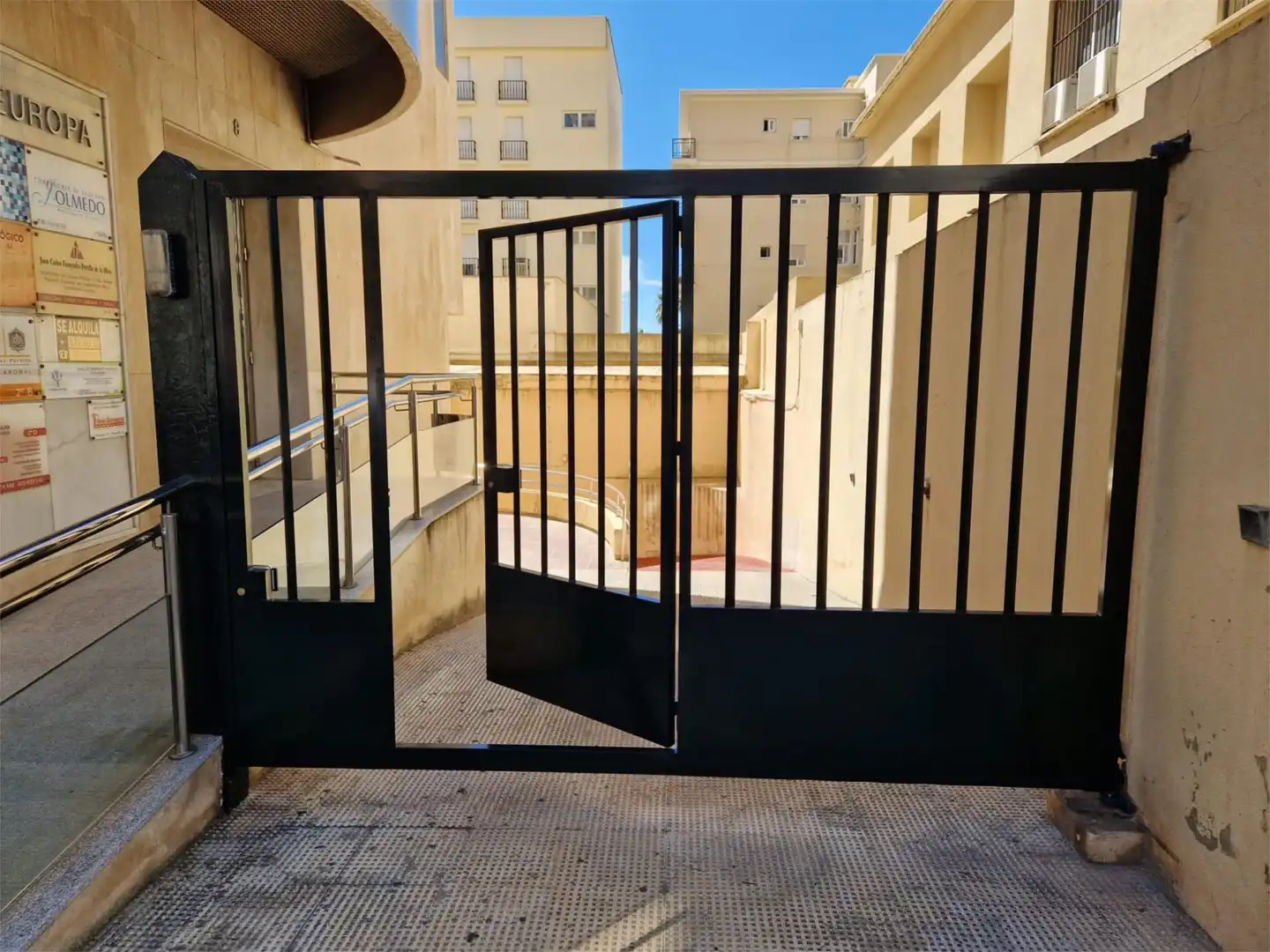 Traster de lloguer a Avenida Andalucía, 8, Asdrúbal - Bahía Blanca Terrassa de Traster de lloguer en Cádiz