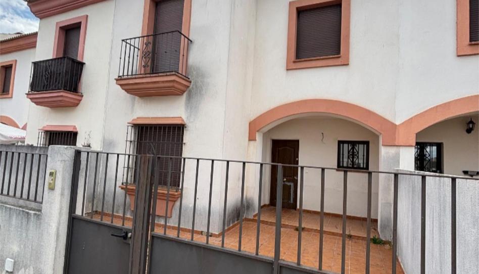 Casa adosada en venda a Calle Miguel de Unamuno, 13, San Bartolomé de la Torre, Huelva - imatge 1 Foto 1 de Casa adosada en venda a Calle Miguel de Unamuno, 13, San Bartolomé de la Torre, Huelva