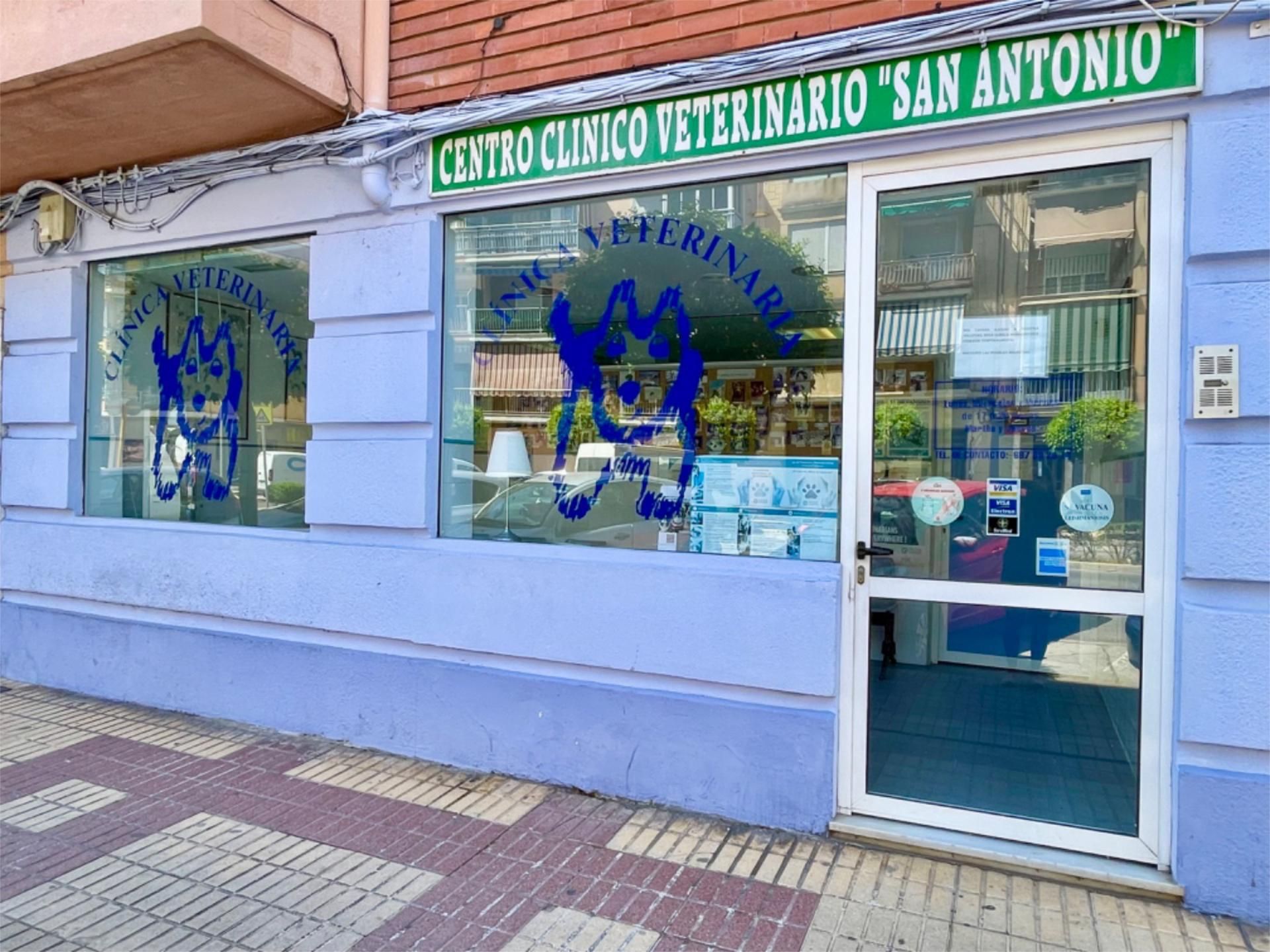 Premises for sale in Avinguda Joan XXIII, 40, Carcaixent Exterior view of Premises for sale in Carcaixent  with Air Conditioner and Furnished