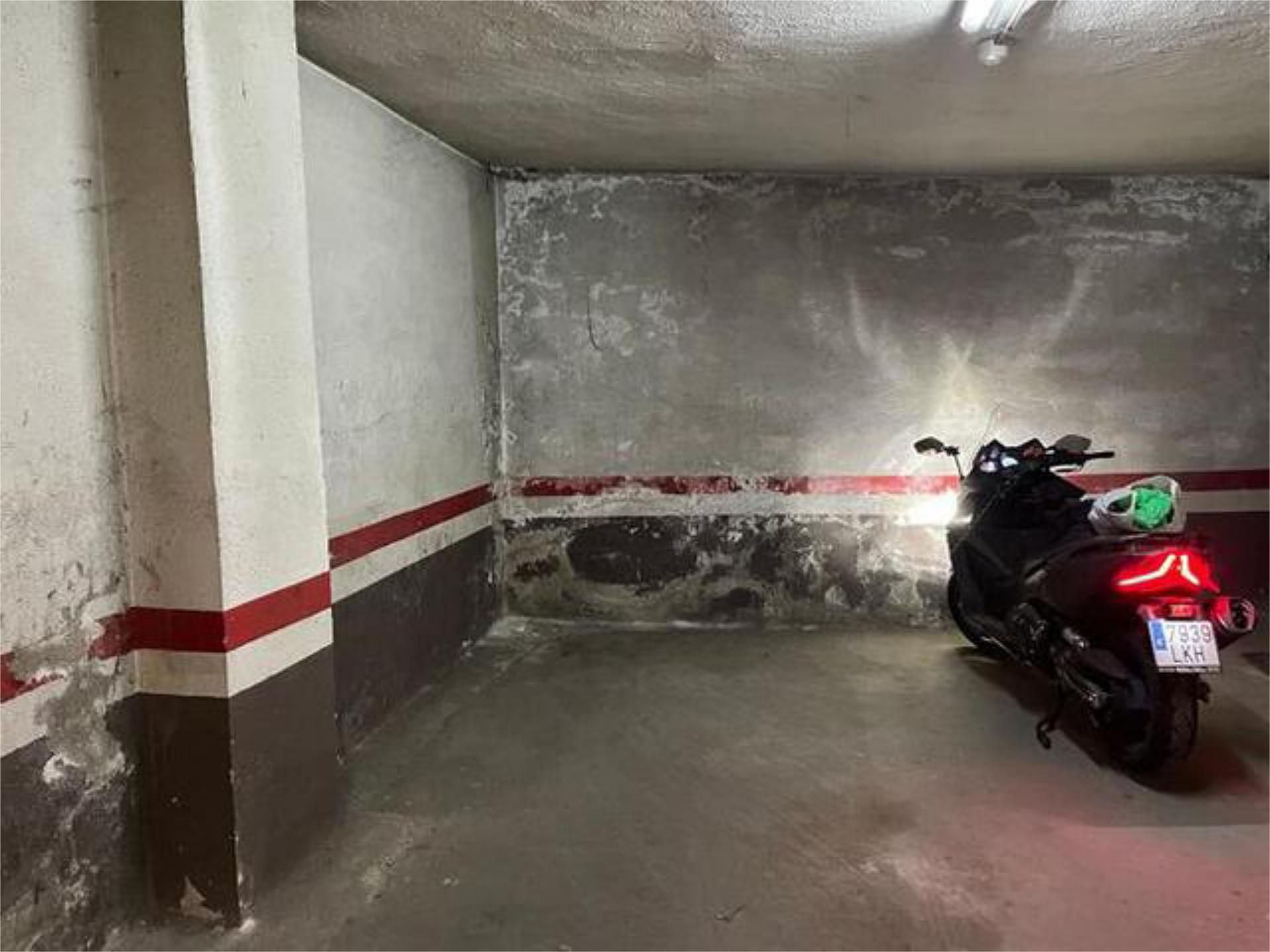 Parking of Garage to rent in Santa Coloma de Gramenet