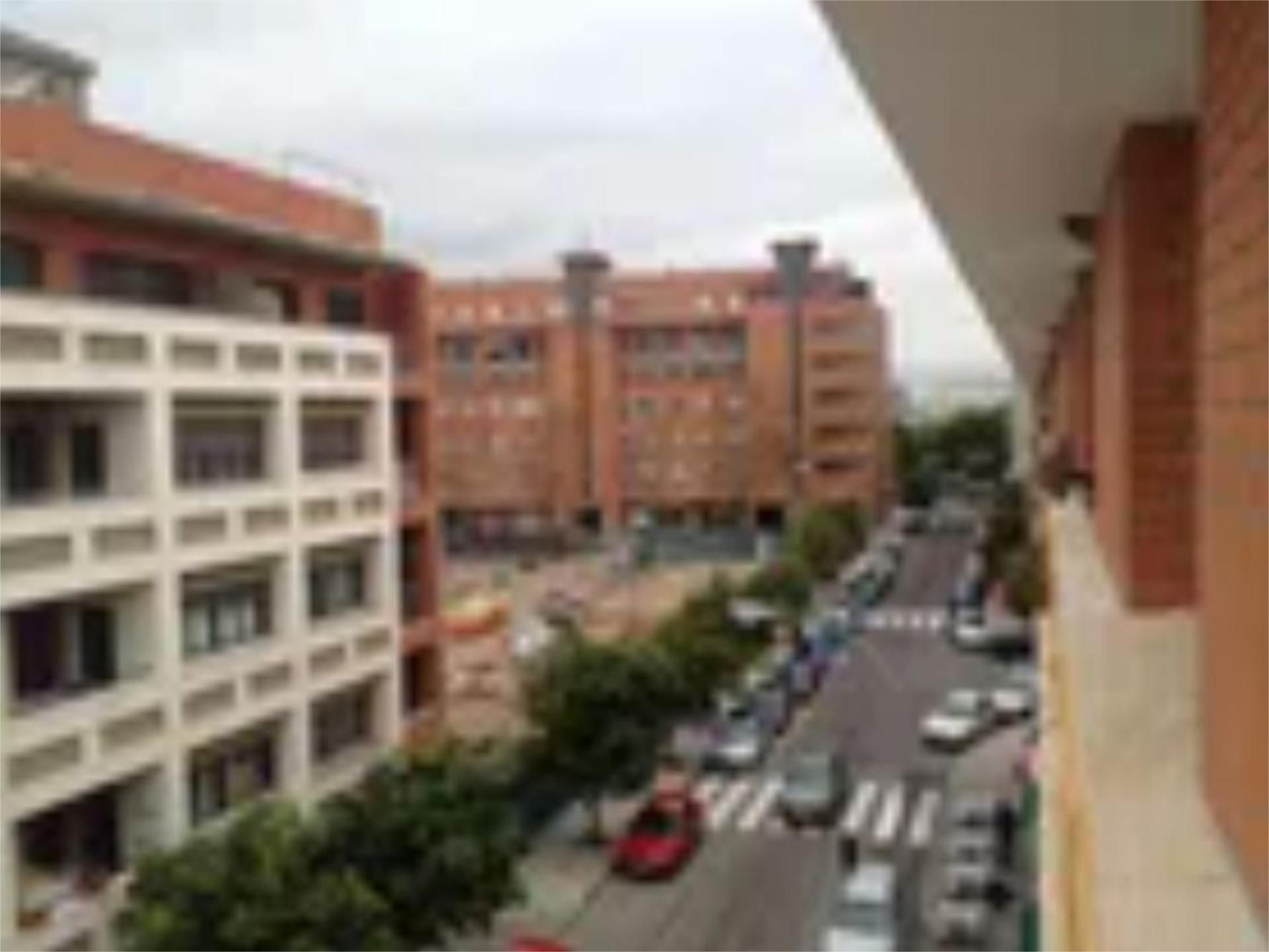 Vista exterior de Pis de lloguer en  Sevilla Capital amb Aire condicionat, Calefacció i Moblat