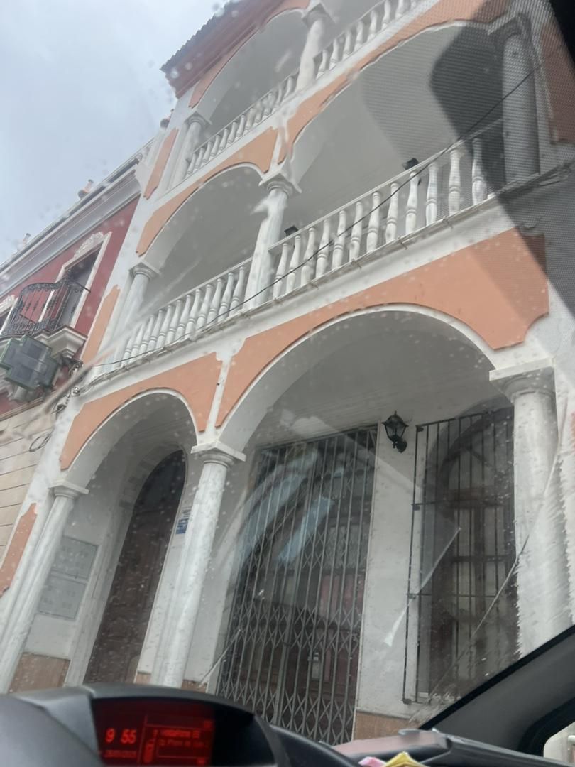 Vista exterior de Pis en venda en Teba amb Terrassa i Balcó