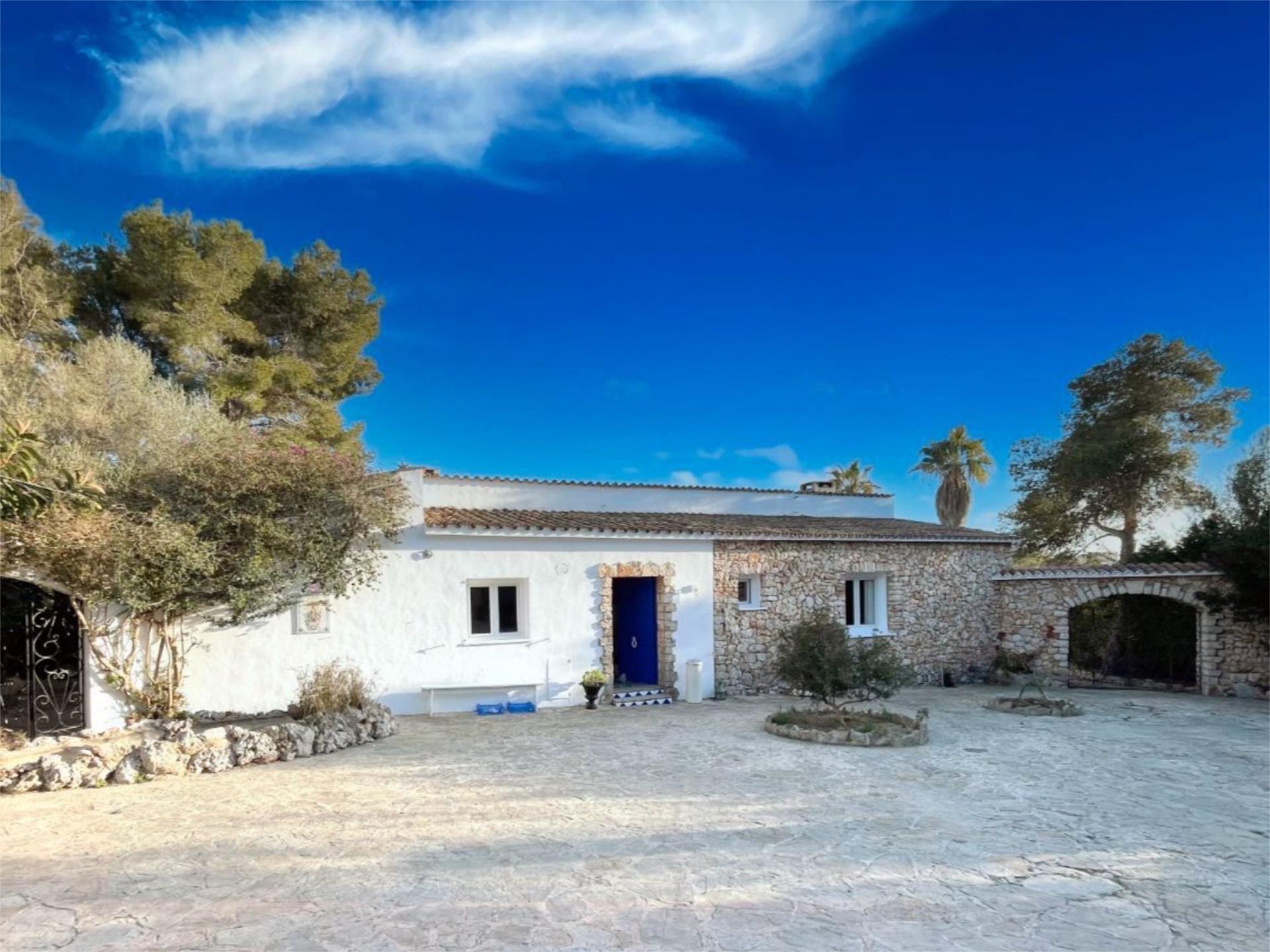 Vista exterior de Casa o xalet en venda en Manacor amb Aire condicionat, Terrassa i Piscina